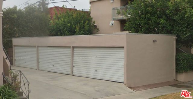 5754 W 4th Street, Los Angeles CA: https://media.crmls.org/mediaz/c1247fa1-00f3-4080-8859-a72ba75753d7.jpg