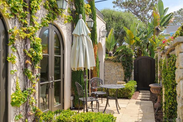 730 Stratford Court, Del Mar CA: https://media.crmls.org/mediaz/c124fb10-107f-4947-96d3-618720e516a4.jpg