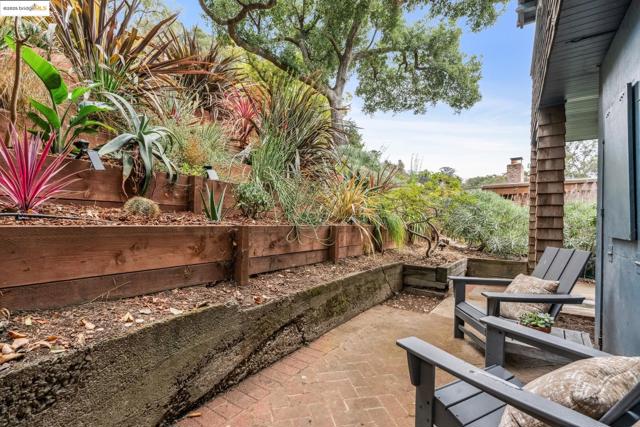 60 Panoramic Way, Berkeley CA: https://media.crmls.org/mediaz/c1254eb6-1e74-45a5-8ddb-3e3e6d4e822c.jpg