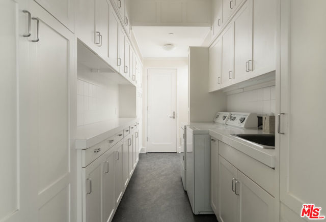 796 Hot Springs Road, Montecito CA: https://media.crmls.org/mediaz/c1255833-b9bf-4080-891b-0bcd417328a7.jpg