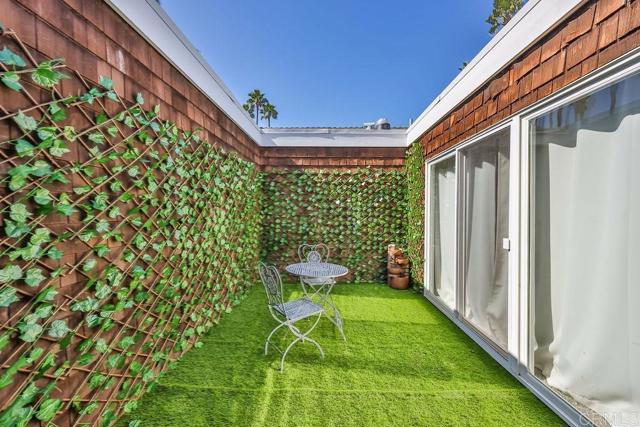 Detail Gallery Image 32 of 52 For 79 Half Moon Bend, Coronado,  CA 92118 - 3 Beds | 2 Baths