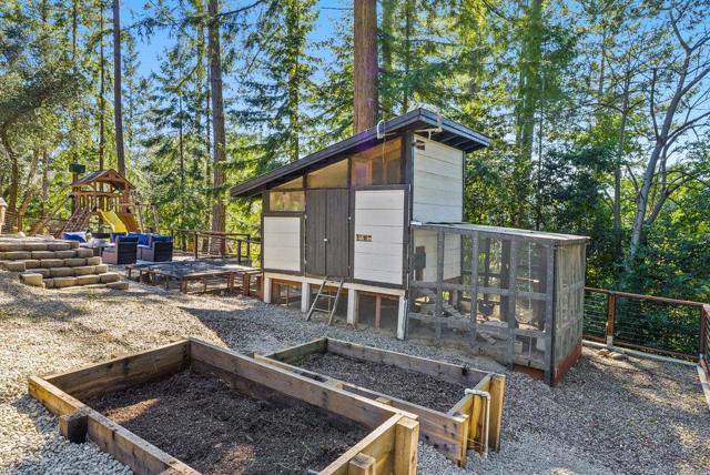 24 Terrace Way, Felton CA: https://media.crmls.org/mediaz/c126083c-ae87-443e-9425-08938e49a10f.jpg