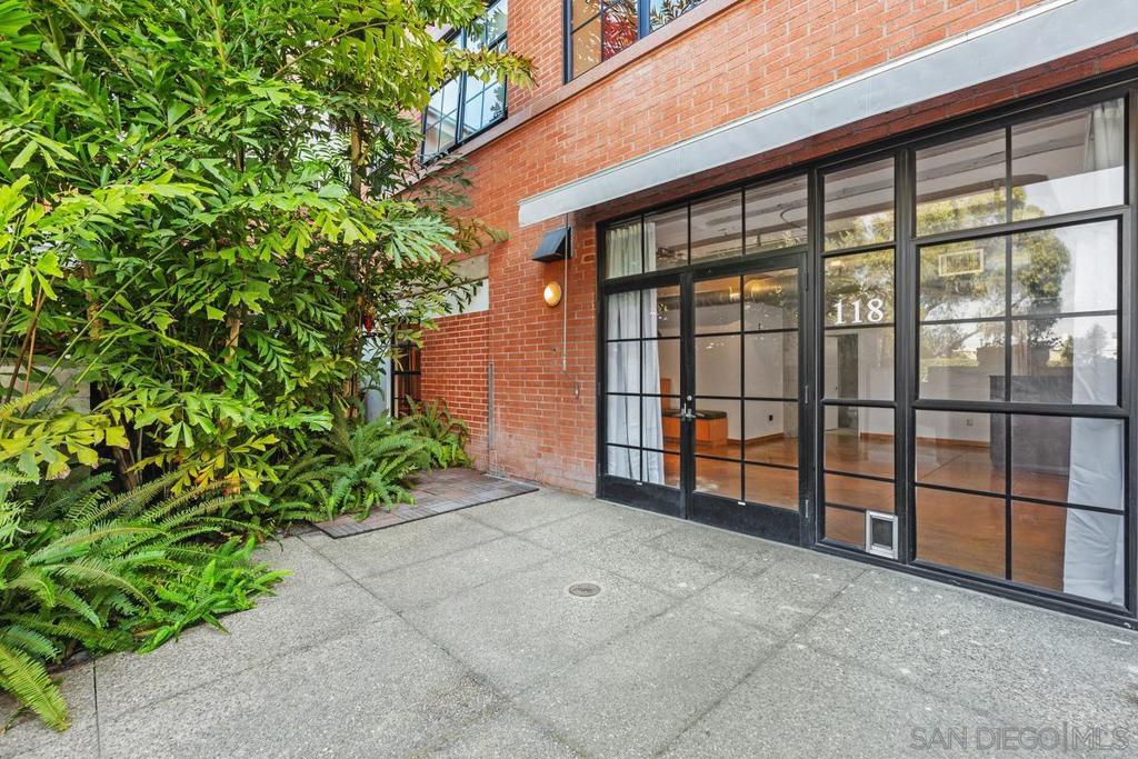 3940 7th Ave - photo 2