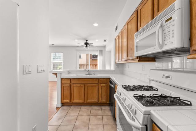 Detail Gallery Image 12 of 40 For 1234 Highbluff Ave, San Marcos,  CA 92078 - 2 Beds | 2/1 Baths