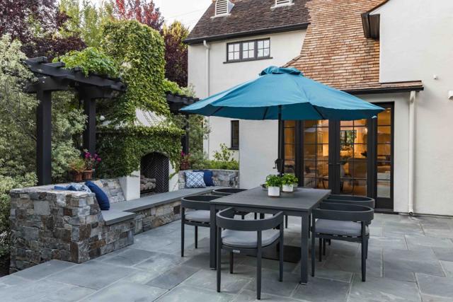 467 Lincoln Avenue, Palo Alto CA: https://media.crmls.org/mediaz/c1268b3e-d93c-47e2-bdee-aea4beb9376d.jpg