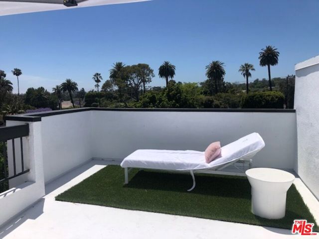 9033 VISTA GRANDE Street, West Hollywood CA: https://media.crmls.org/mediaz/c126a2b0-f1c4-4845-b406-0759c9dd8524.jpg