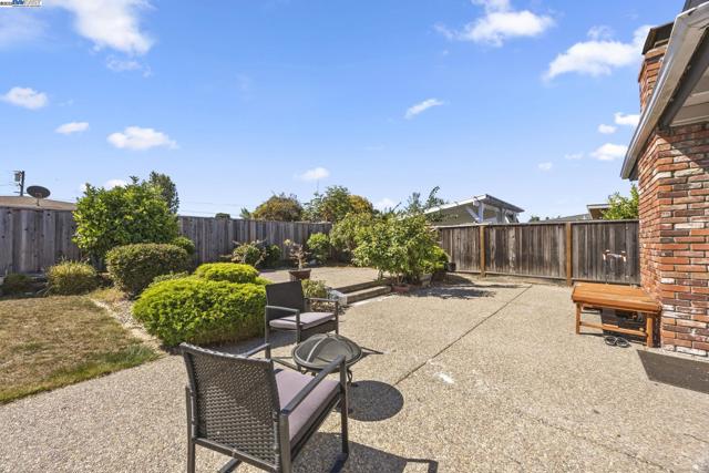 334 Oxford Street, Hayward CA: https://media.crmls.org/mediaz/c126fce4-71a8-4c9a-8e64-e62c0197568b.jpg