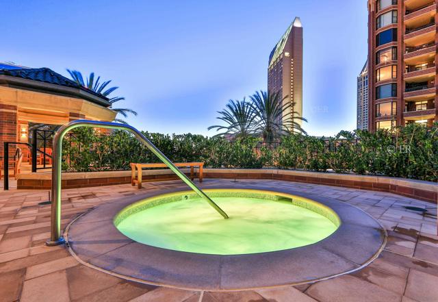 500 W Harbor Dr, San Diego CA: https://media.crmls.org/mediaz/c1270719-0b68-4633-86a2-49340fd523a5.jpg
