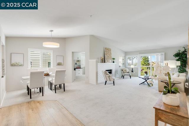 4332 Terra Granada Dr, Walnut Creek CA: https://media.crmls.org/mediaz/c127985e-9c73-4e27-b830-670fd8281ed2.jpg