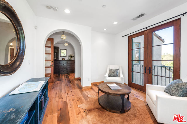 5850 Lapworth Drive, Agoura Hills CA: https://media.crmls.org/mediaz/c127a480-5ce8-469a-94e2-409f7f7c3a8b.jpg