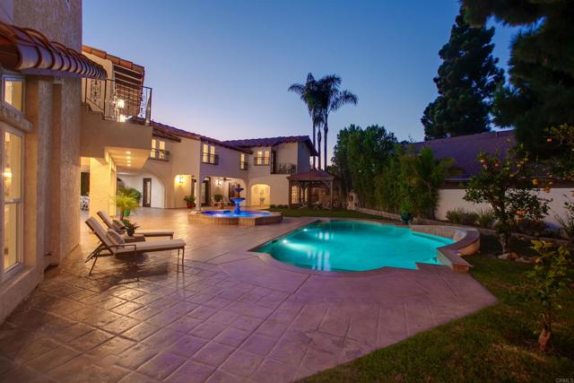 6817 Vianda Ct Court, Carlsbad CA: https://media.crmls.org/mediaz/c1283a73-3fac-49ff-addd-ff75521f49a9.jpg