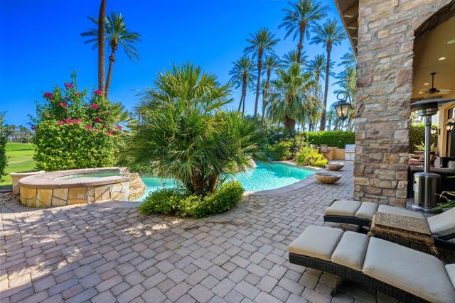 81874 Couples Court, La Quinta CA: https://media.crmls.org/mediaz/c12939e6-3124-42e9-b814-00f13339200b.jpg