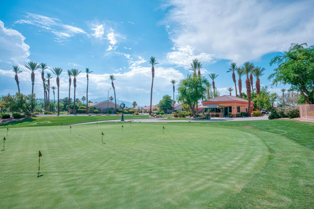 37395 Purple Shadow Road, Palm Desert CA: https://media.crmls.org/mediaz/c12976ef-25b9-4ea8-be60-e4dee22552b3.jpg
