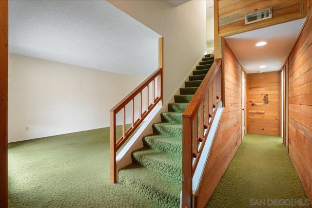 13334 Barbados Way, Del Mar CA: https://media.crmls.org/mediaz/c129abdc-ee34-4533-b826-3faa919df5c1.jpg