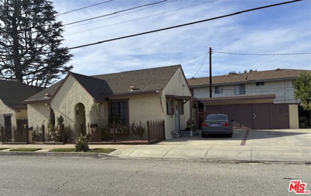 137 S 3rd Avenue, Covina CA: https://media.crmls.org/mediaz/c129b18f-1a95-4ba1-8601-7e61b62eca84.jpg