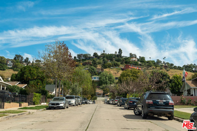 2900 Asbury Street, Los Angeles CA: https://media.crmls.org/mediaz/c12a2a2a-73be-4acb-8a51-51834045f367.jpg