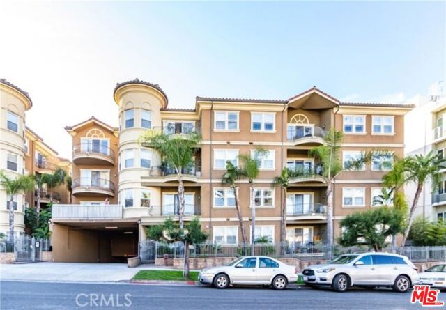 917 S New Hampshire Avenue, Los Angeles CA: https://media.crmls.org/mediaz/c12a4f49-f462-48f0-8606-334b85f00179.jpg