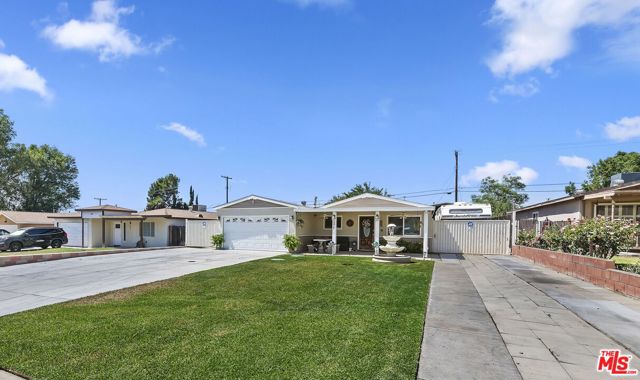 677 Flynn St, Riverside, CA 92507