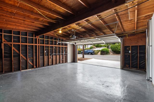 5061 Onstad St, San Diego CA: https://media.crmls.org/mediaz/c12cd6b1-c025-474c-aae0-a1318dcf25ad.jpg
