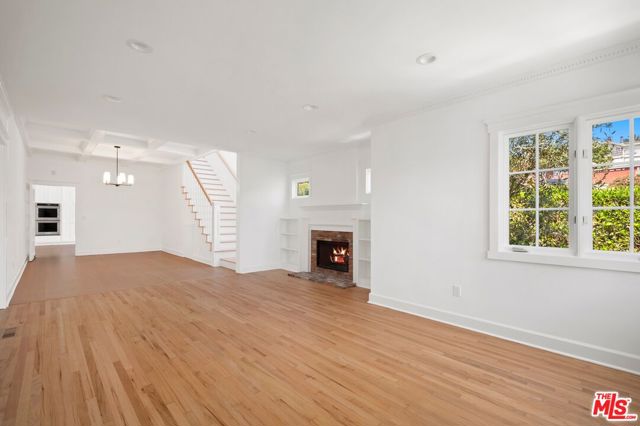 541 Homer Street, Manhattan Beach CA: https://media.crmls.org/mediaz/c12cddfc-90ea-4371-b62e-a8bb396205c0.jpg