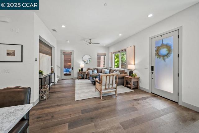 44 Analisa Ln, Walnut Creek CA: https://media.crmls.org/mediaz/c12cfa11-510c-4dd3-a1d7-ca33e24598fe.jpg