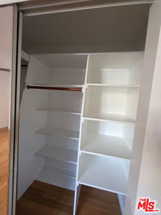 1029 Pleasantview Avenue, Venice CA: https://media.crmls.org/mediaz/c12d0703-46cd-44cc-af84-f4658f8d949c.jpg