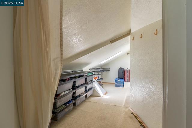 6082 Slopeview Ct, Castro Valley CA: https://media.crmls.org/mediaz/c12d19ba-03b7-49f4-8708-cbe7b71fd505.jpg