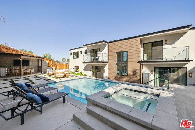5221 Campo Road, Woodland Hills CA: https://media.crmls.org/mediaz/c12e4465-b8ba-4154-9d93-645950222ce9.jpg