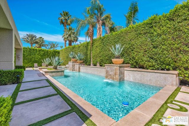 39700 Keenan Drive, Rancho Mirage CA: https://media.crmls.org/mediaz/c12e88ce-1df7-43ec-ad7e-13bdda280149.jpg