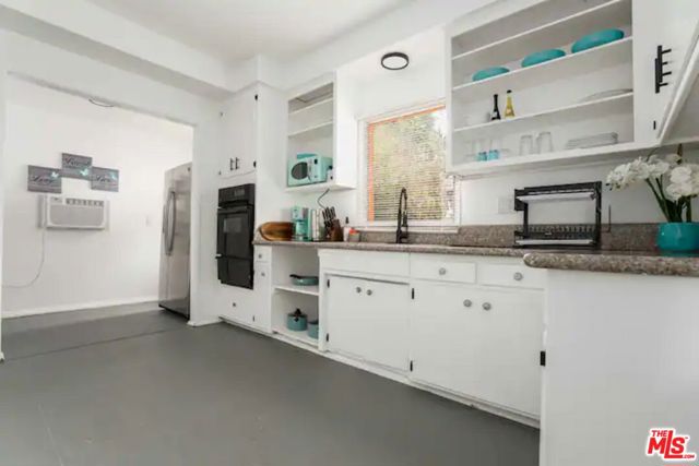 5938 E Echo Street, Los Angeles CA: https://media.crmls.org/mediaz/c12e92f9-1586-41e3-9b39-b47b06c2d2a7.jpg