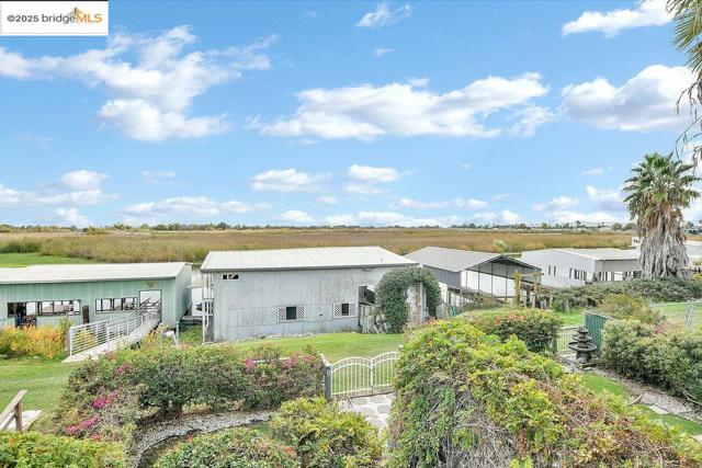 3824 Stone Rd, Bethel Island CA: https://media.crmls.org/mediaz/c12eb7a8-1ebc-4888-9bf7-dcaa295d939e.jpg