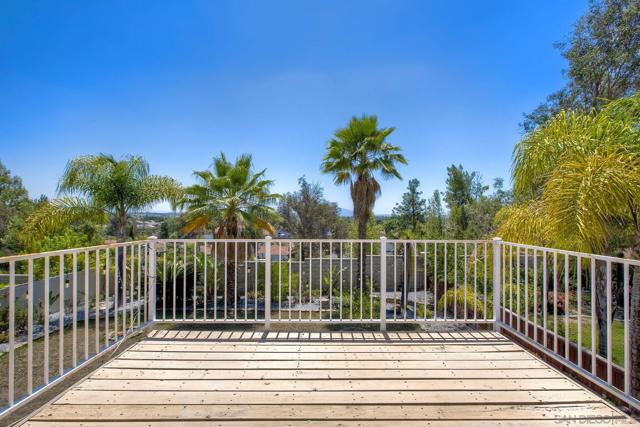 39513 Bonaire Way, Murrieta CA: https://media.crmls.org/mediaz/c12f442f-d43f-4326-9552-9cf8fe149c19.jpg