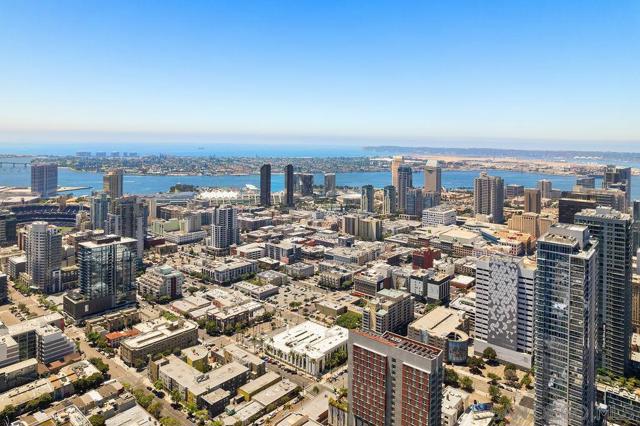 1080 Park Blvd, San Diego CA: https://media.crmls.org/mediaz/c12f96a7-84c5-41af-8929-6f42879143a3.jpg