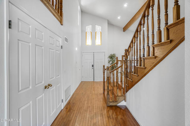 27802 Via Amistosa, Agoura Hills CA: https://media.crmls.org/mediaz/c12fac42-0e07-4ad2-a3e7-addbd4a0d0b9.jpg
