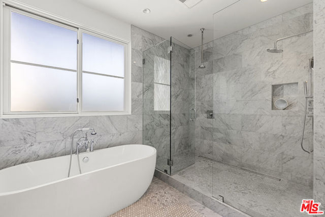 530 N Alta Vista Boulevard, Los Angeles CA: https://media.crmls.org/mediaz/c1301545-9adb-4cf4-a724-514e821211c0.jpg