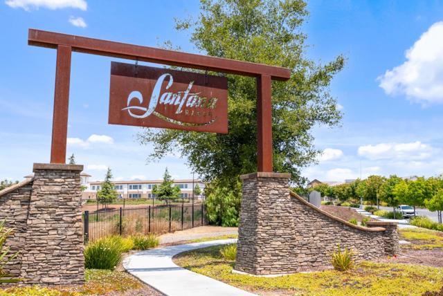 1621 Castlerock Drive, Hollister CA: https://media.crmls.org/mediaz/c130e291-f512-478b-a498-0d83a594a3fb.jpg