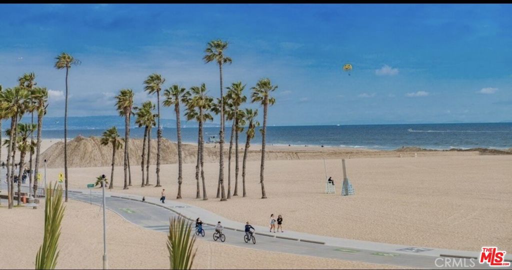 https://media.crmls.org/mediaz/c132304e-0bc6-4595-9f24-05b85949f1a1.jpg?preset=X-Large