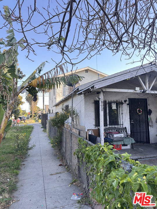 1500 W 58th Place