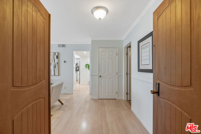 4350 Via Dolce, Marina del Rey CA: https://media.crmls.org/mediaz/c1332506-7b5b-4d10-b849-52712aaa2c94.jpg