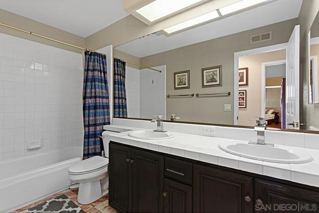 3708 Southridge, Oceanside CA: https://media.crmls.org/mediaz/c1336c4b-0d74-4e80-a604-6df4fd8765e3.jpg