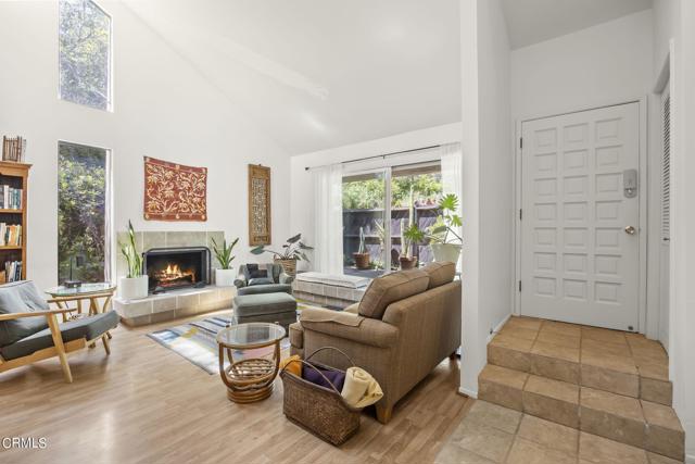 Detail Gallery Image 4 of 28 For 1014 Creekside Way #B,  Ojai,  CA 93023 - 2 Beds | 1/1 Baths
