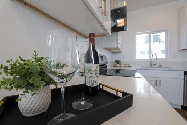 Detail Gallery Image 5 of 8 For 4958 Ocean View Bld, San Diego,  CA 92113 - 3 Beds | 3 Baths