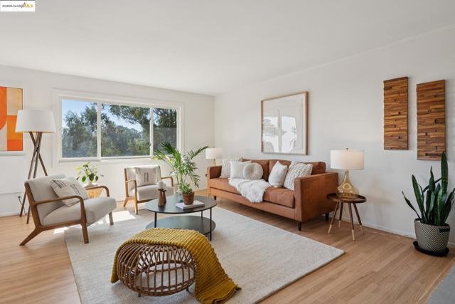 6827 Ridgewood Dr., Oakland CA: https://media.crmls.org/mediaz/c134c6fd-8234-4185-a3f3-dc4dd6fe3cdf.jpg