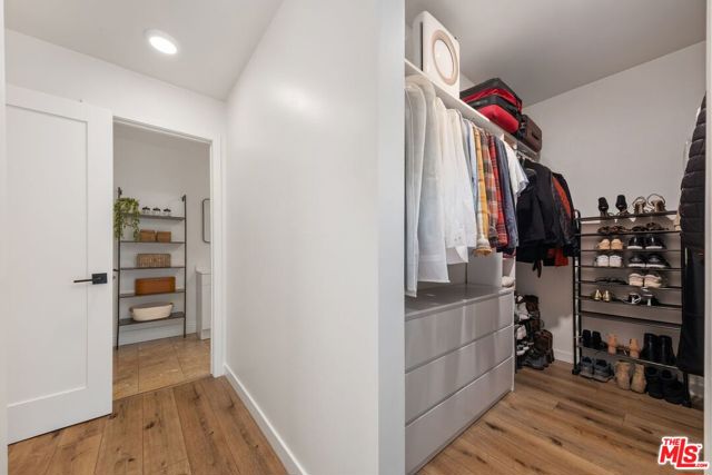 306 BORA BORA Way, Marina del Rey CA: https://media.crmls.org/mediaz/c1359ff3-2fd5-45b4-a28d-048161a1faee.jpg