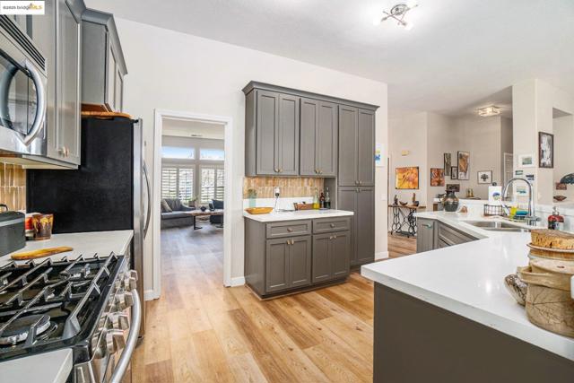 139 Pippin Dr, Brentwood CA: https://media.crmls.org/mediaz/c135b044-ebd5-46d0-bb0b-5292bad4b206.jpg