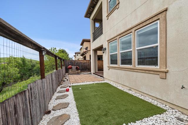 6052 Alpine Blue Drive, San Ramon CA: https://media.crmls.org/mediaz/c1361e61-3e2d-4164-ba9d-981a2e0f3f5d.jpg