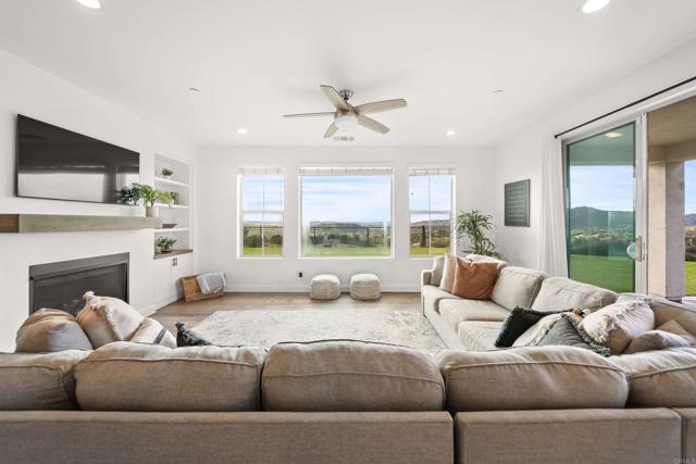 Detail Gallery Image 13 of 75 For 14546 Highcrest Ct, Poway,  CA 92064 - 5 Beds | 4/1 Baths