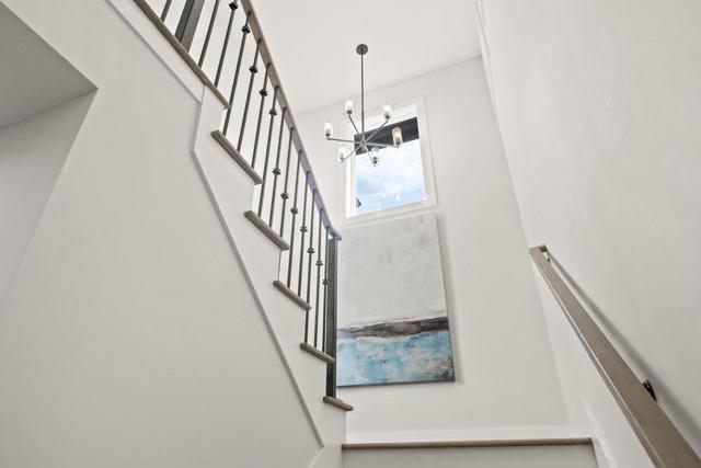 1303 American Way, Menlo Park CA: https://media.crmls.org/mediaz/c13719b1-b05a-4904-aab6-c427b7e7af35.jpg