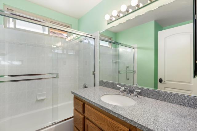 Detail Gallery Image 33 of 41 For 7338 Canyon Breeze Rd, San Diego,  CA 92126 - 4 Beds | 3 Baths