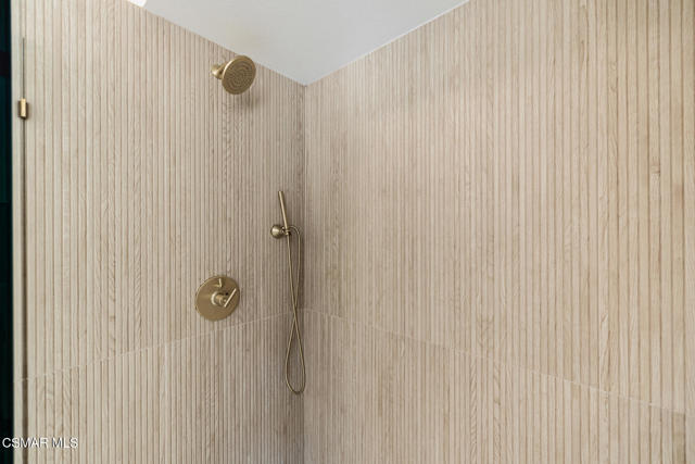 4153 Brookcrest Court, Moorpark CA: https://media.crmls.org/mediaz/c13833f3-b675-4bd1-9b59-3226cb68f999.jpg